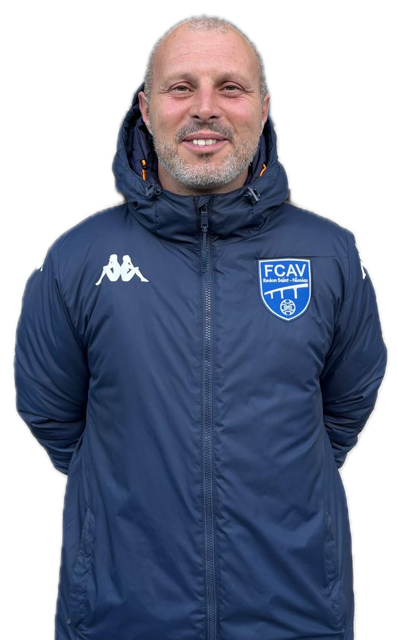 Franck Cypriany avec arrière-plan supprimé - Moyenne